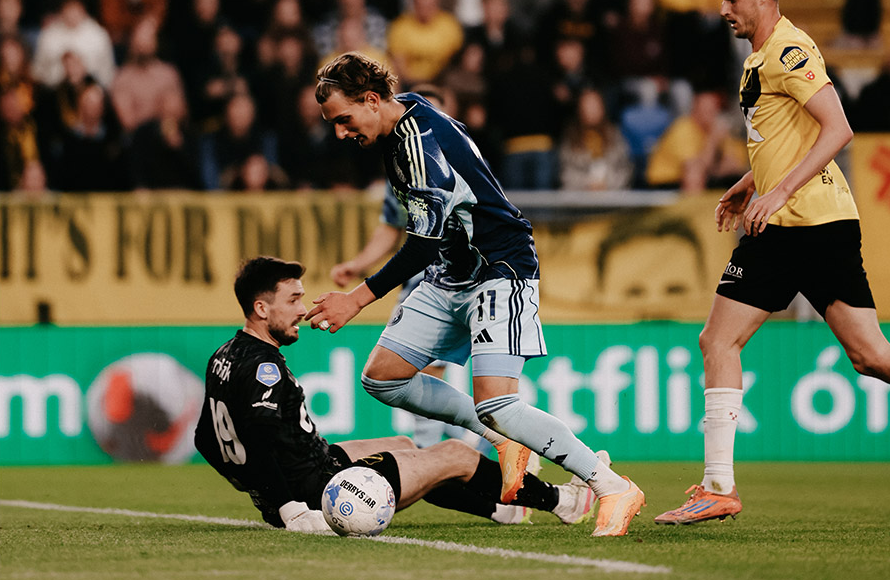 FT: NAC Breda 0:2 AFC Ajax

Plan jest prosty - pilnować się w obronie, a z przodu Godts coś wymyśli. No i znowu to zrobił, Belg ponownie błyszczał i poprowadził Ajax do zwycięstwa, choć mecz, a szczególnie nijaka druga połowa całkowicie do zapomnienia. #nacaja