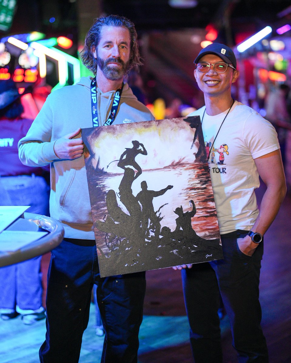 Calgaryexpo's tweet image. Art was everywhere last night 🎨 Anime After Dark and Comics Xplosion brought sketching, cosplay, music, and art battles to #CALGARYEXPO.

Don’t miss Wooden Wisdom tonight with Elijah Wood and DJ Zach Cowie at Cowboys. Doors 9 PM. Free with your badge.

#Calgary #Anime