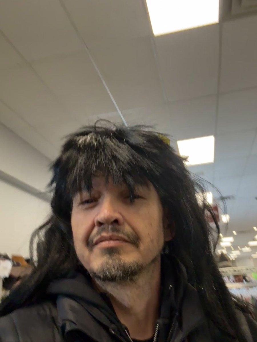 Terrill Tailfeathers tweet media