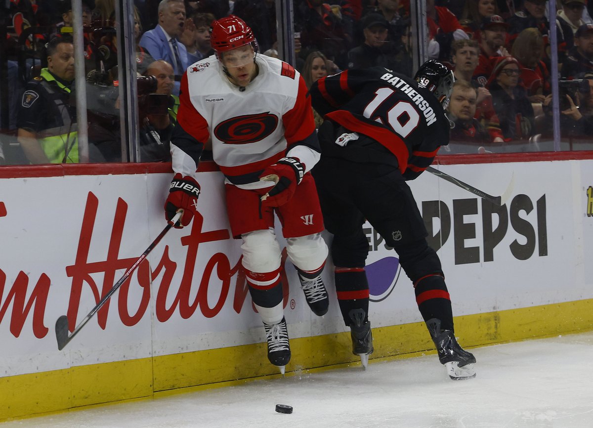 tonysunphoto's tweet photo. #Ottawa #Senators tries to get the puck past Carolina #Hurricanes goalie Frederik Andersen during first period playoff action at the Canadian Tire Centre in Ottawa Saturday. @SunGarrioch @OttawaCitizen #SENS #NHL #PLATOFFS https://t.co/tzdzR3tPxy