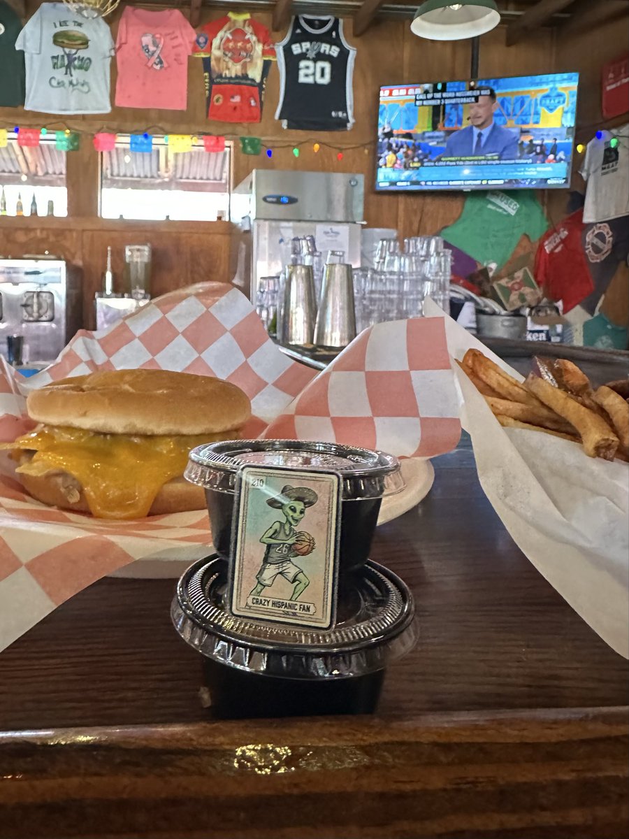 TexMexFrank's tweet image. Happy National Crazy Hispanic Fan with a Cheeseburger Day!
#GoSpursGo #PorVida