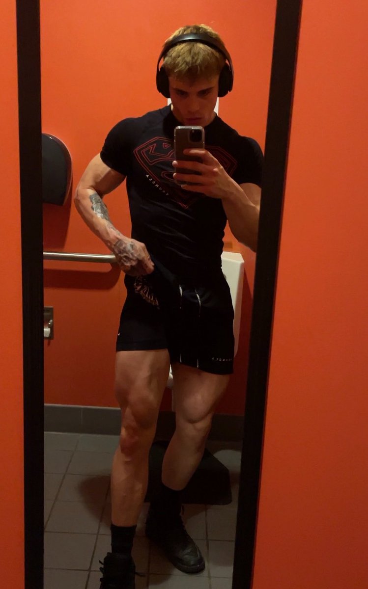 CMuscleKing tweet media