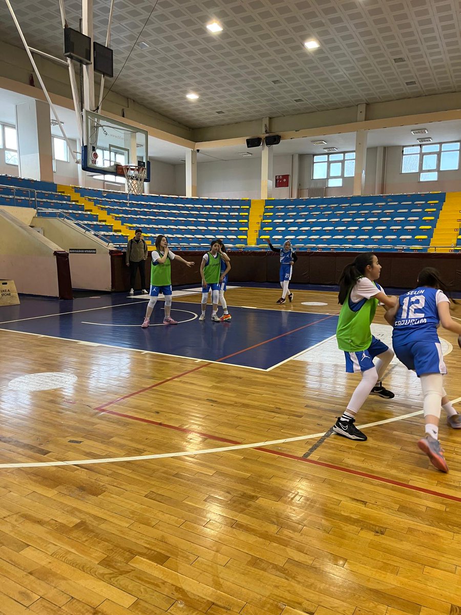 GSB_Erzurum's tweet photo. 🇹🇷🏀Pota 23 Nisan turnuvasıyla şenlendi!
İl Müdürlüğümüz ile Basketbol İl Temsilciliğimiz tarafından düzenlenen 23 Nisan 3x basketbol turnuvası nefes kesti. 
Organizasyon için destek olan DSİ Spor,Yakutiye GSK,Palandöken Belediye Spor'a ve Sabancı Ortaokulu'na teşekkür ediyoruz. https://t.co/FwObY0bSc4