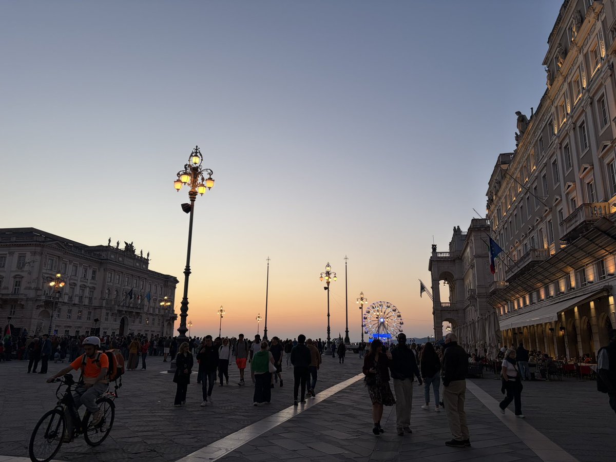 lightning_blue8's tweet photo. Regalami un paradiso che sappia di questo vespro https://t.co/zUT1fy5LNR