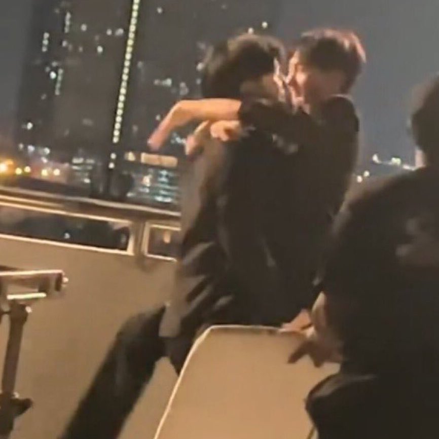 risa sevEN– tweet media