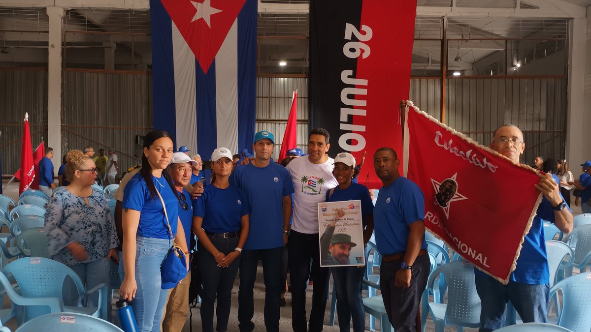 RCBClass's tweet photo. Recibe el RCB la condición "Colectivo Vanguardia Nacional", con el compromiso de continuar aportando al desarrollo del sector marítimo-portuario del país y de la economía nacional en general. !!! FELICIDADES !!! https://t.co/fRCFxoRISe