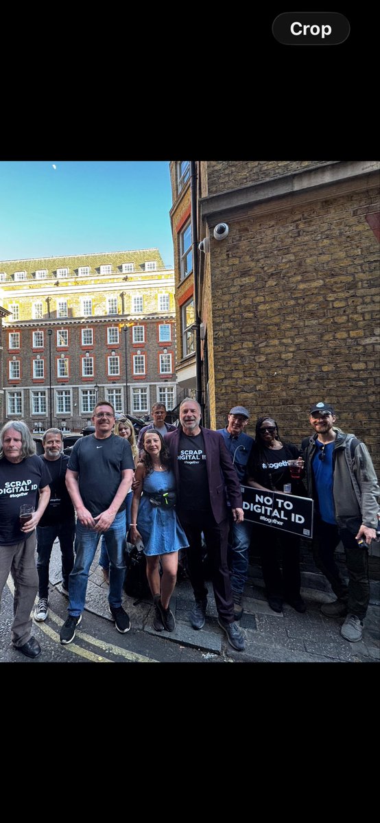 alanvibe's tweet image. We all stand together #together #scrapdigitalid