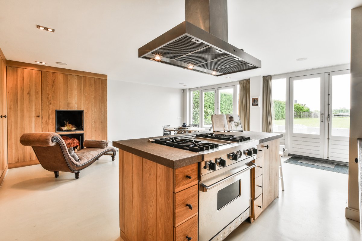 alwaysdaphne's tweet image. Considering a range in your center island? Check out over 20 island designs, from contemporary to traditional, for some great inspiration. 😉

#Kitchen #KitchenDesignIdeas #KitcheDesigns #KitchenIslands
 LocalInfoForYou.com/405885/kitchen…