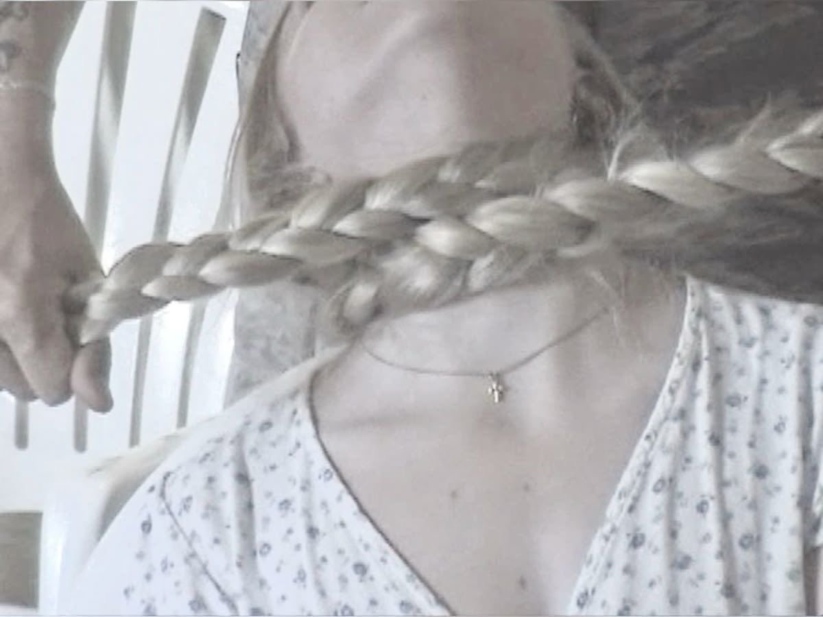 deeplyindolly's tweet photo. The prettiest thing a dad could do with your braids. https://t.co/GTJOwFwwQP