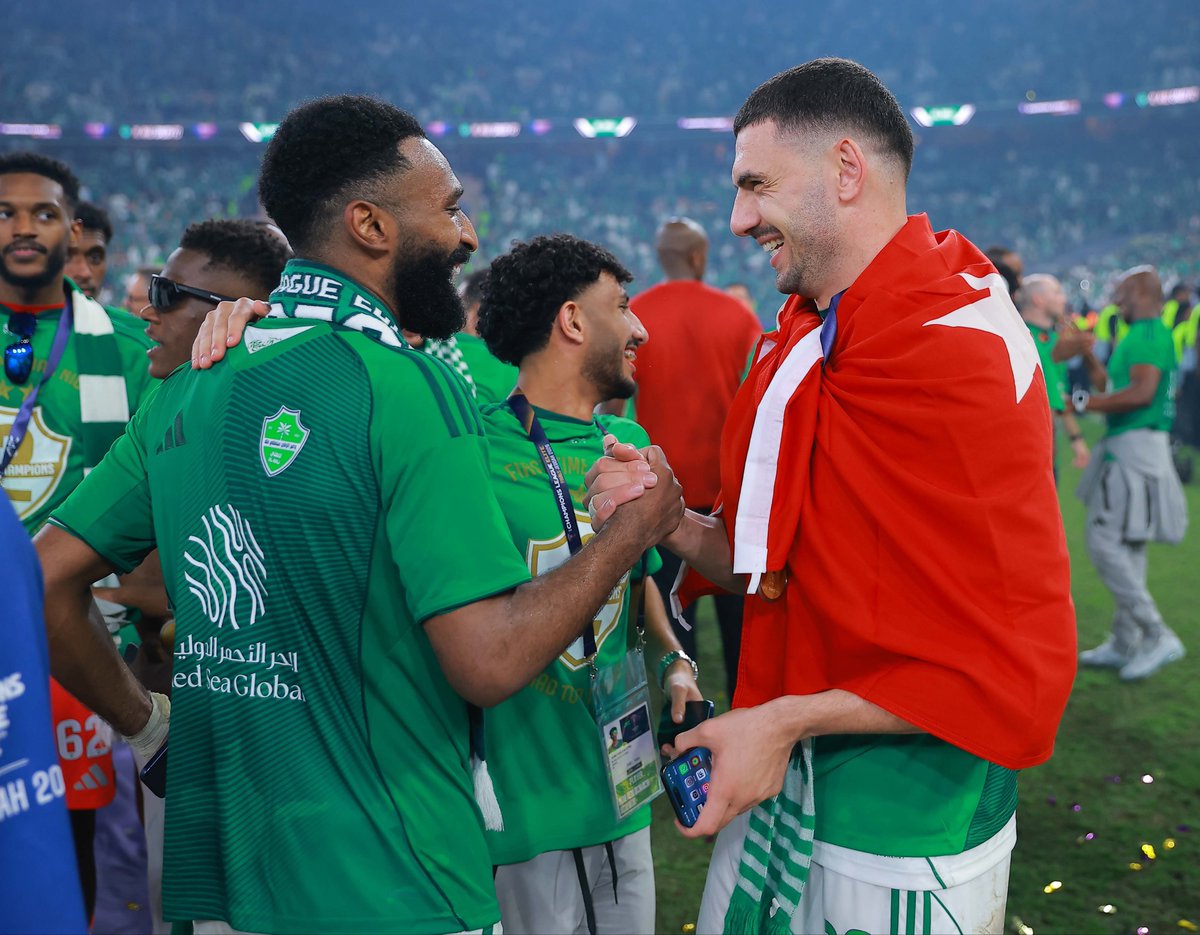 عمرو tweet media