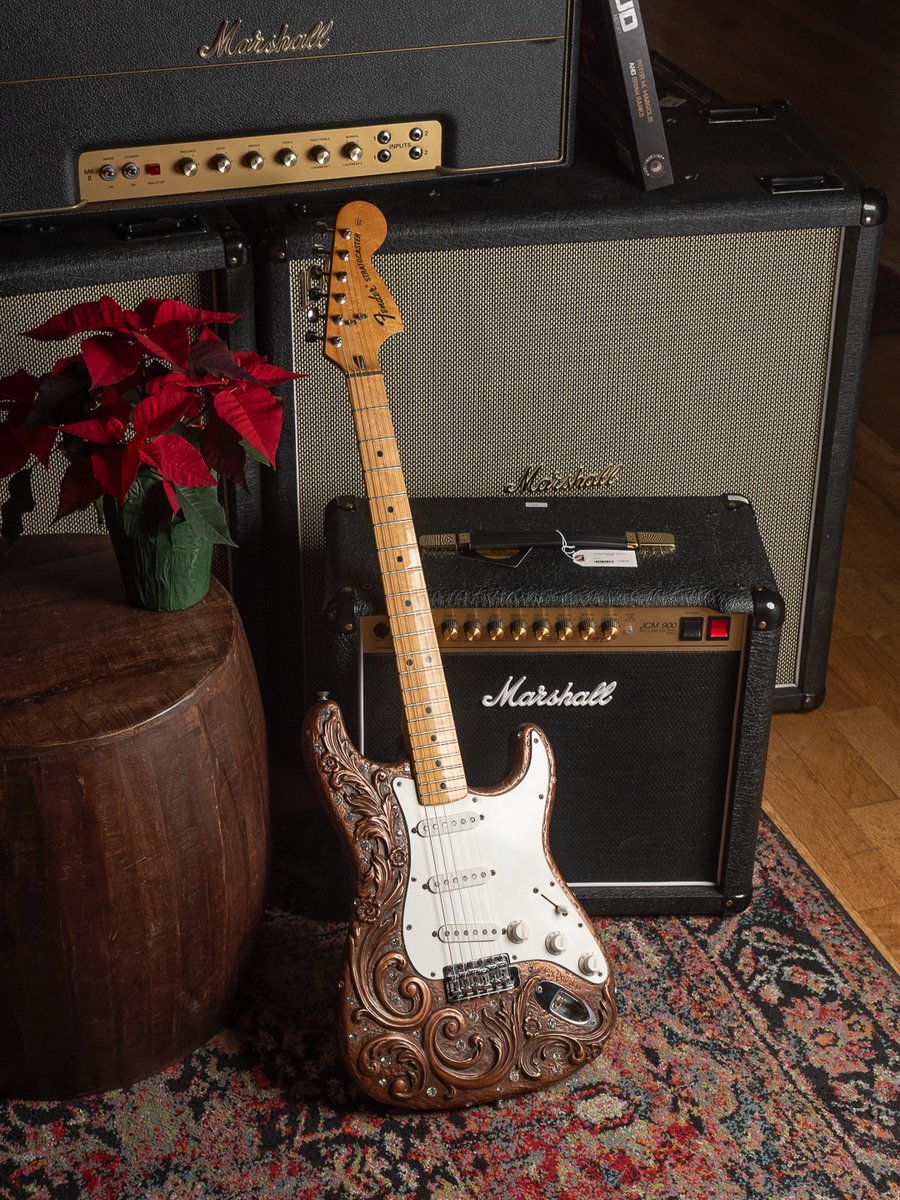 ChicagoMusicEx's tweet image. bit.ly/4jt4H17 | You walked into The Vault on a #StratSaturday and saw this! 💎 1 of 25 “Rhinestone” Jon Douglas @Fender Stratocaster, shining way too hard to ignore! Collector piece? Stage statement? Learn more about The Vault at Chicago Music Exchange today! #Fender