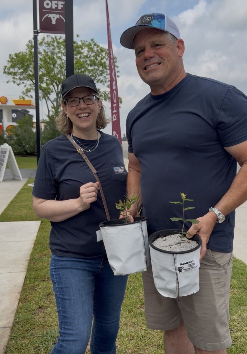 AggieCentury's tweet photo. Thanks to everyone who came out to support raising money for Aggie Scholarships!  Great day!  Special thanks to Marci, Lysl, Mike and Dave for volunteering today!  NEXT SALE Oct. 9th &amp; 10th at Aggie Park. Thanks and Gig’em https://t.co/yUiM0ubbpZ