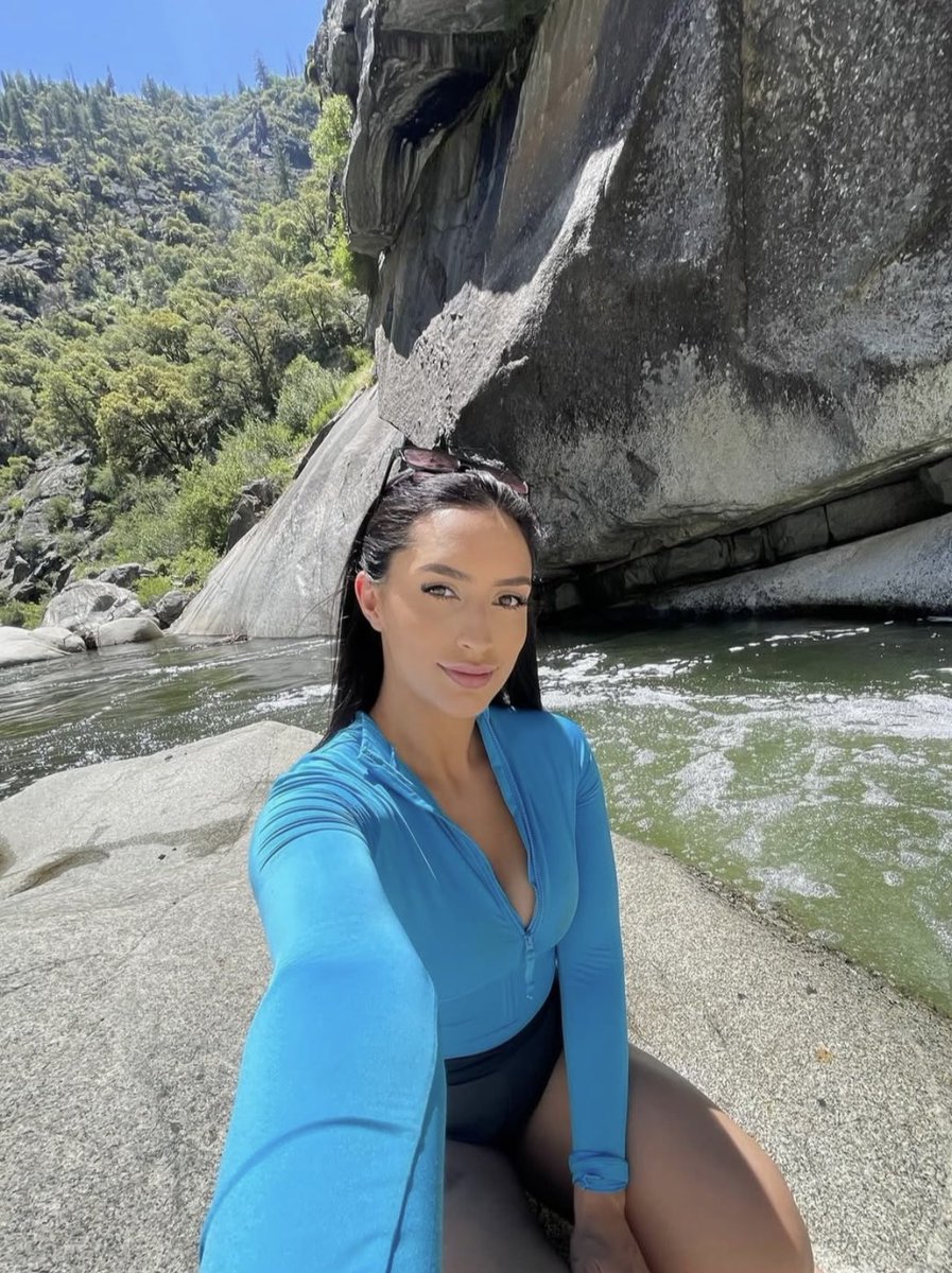 BetOnSarah tweet media