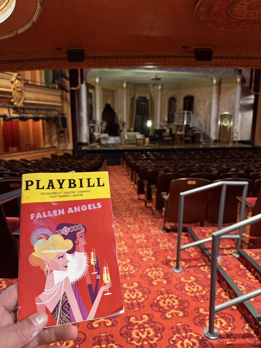 MMMendyy's tweet image. Todd haimes theater #paint #cleanup #punchlist