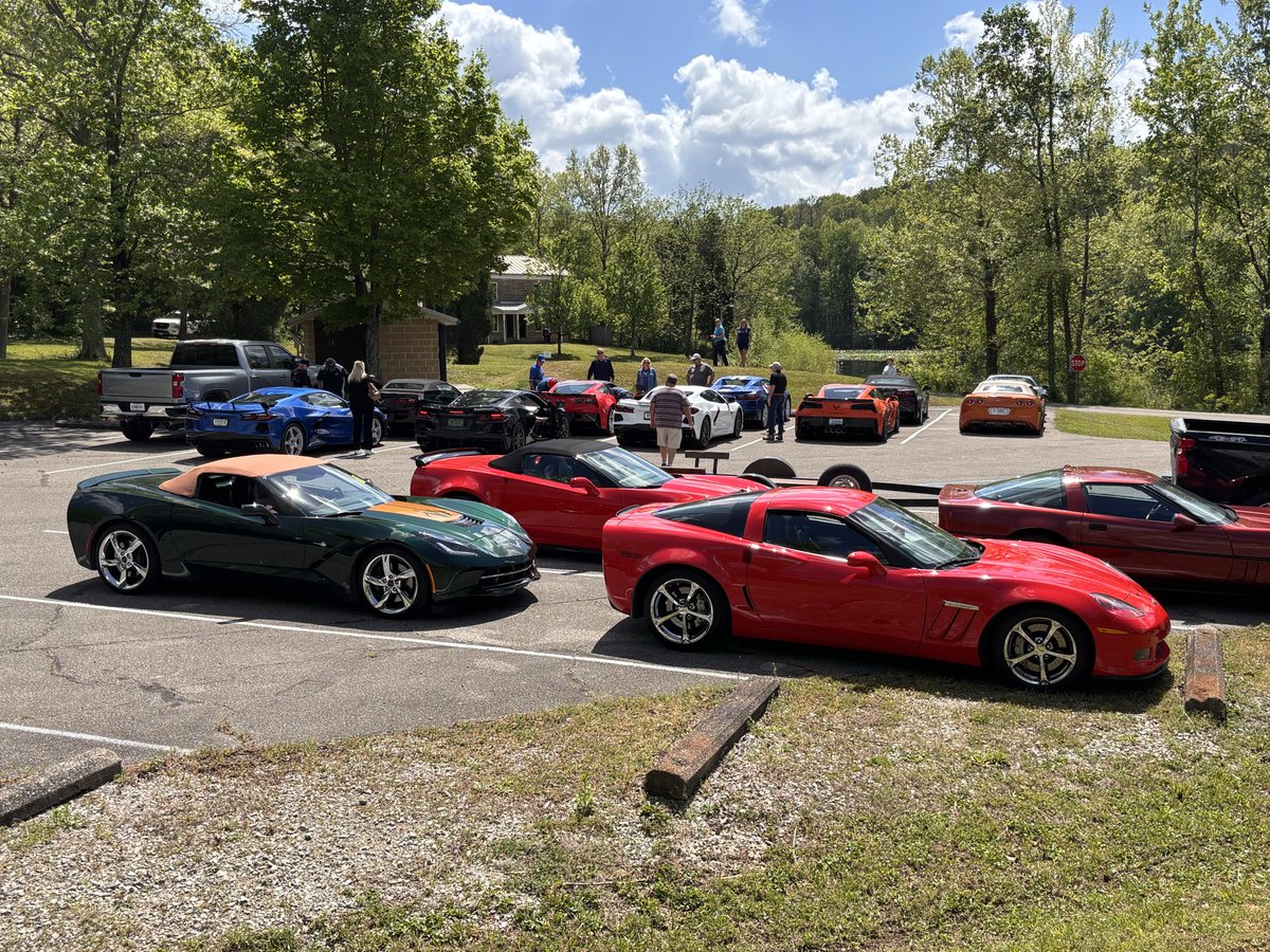 CruzinGT's tweet photo. Tri-State Corvette Club drive and dine today. We had some fun on the twisty backroads of Southern Indiana. https://t.co/A8HcM5O0L4