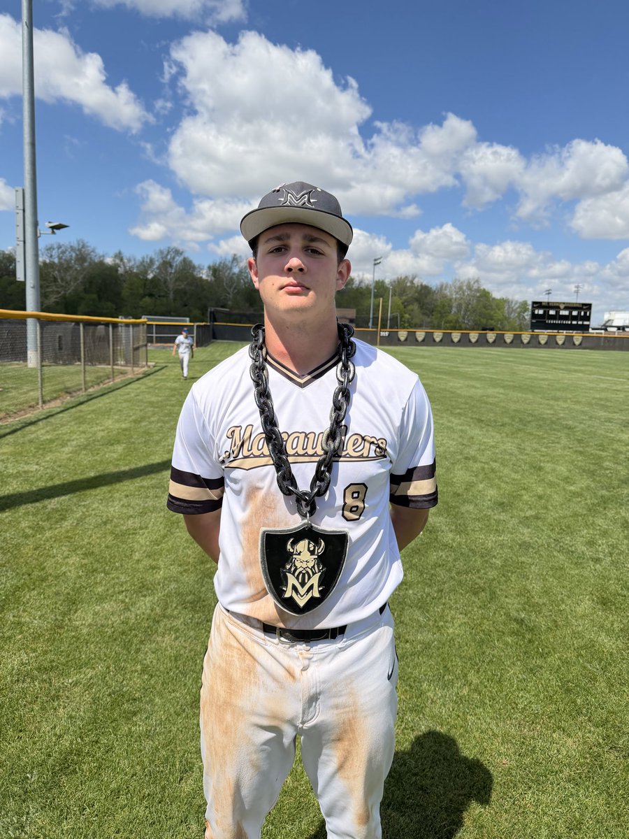 flipper8014's tweet image. Saturday sweep selfie!  Good team wins today! #together @Baseball_MVHS @mvmarauders @Bkkinger15 

Game 1 Marauders of game

 ‘28 Leo Manor solid defense at 3B &amp;amp; big triple!

Game 2 Marauders of the game. 

@JAYoung_MV29 3 IP, 1R, 3K

28’ Easton Ford with a big single in T8!