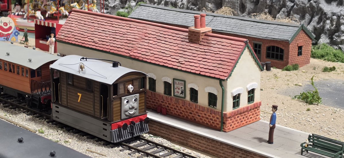 Thomas Blue tweet media