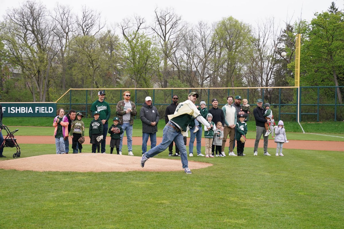 MSUBaseball's tweet photo. Honored to feature the 1971 & 2011 Big Ten Championship teams, + numerous other Spartan players, here for Kobs/Litwhiler Alumni Day, including having John Kobs IV, the great-grandson of Spartan legendary coach John Kobs throw out today's ceremonial 1st pitch!
#SpartanLegends https://t.co/y5ulnEsBTv