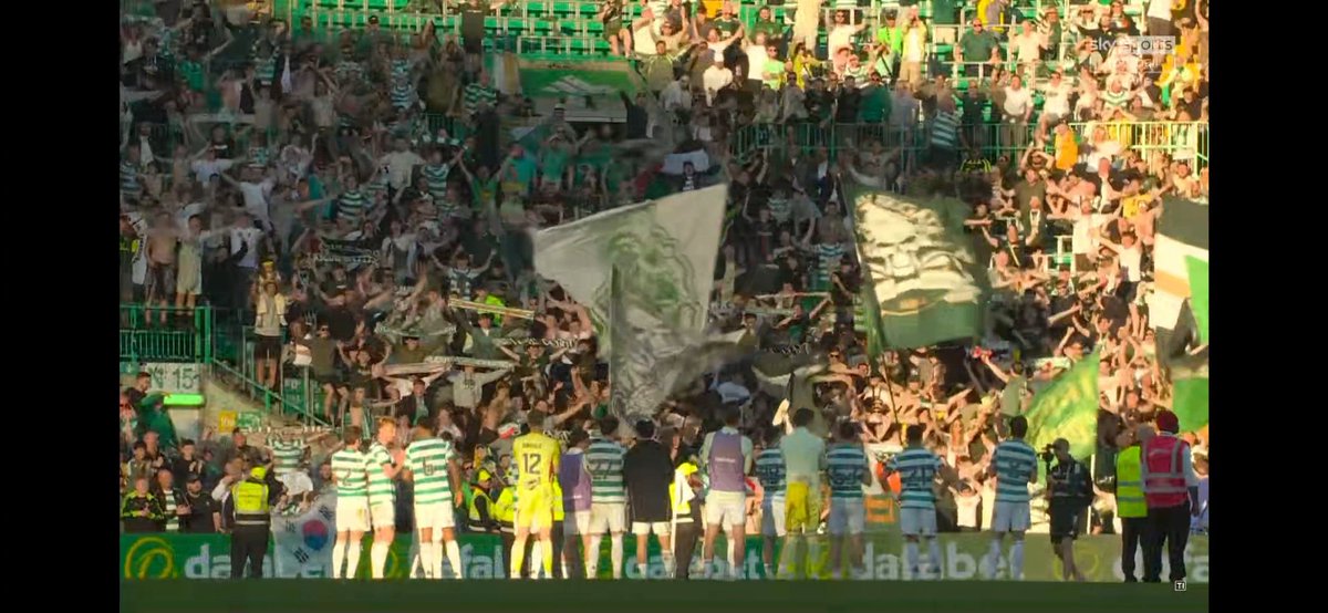 RJMCeltic67's tweet photo. Outstanding scenes with players over at the Green Brigade at full time 🍀 https://t.co/74DteeDE0U