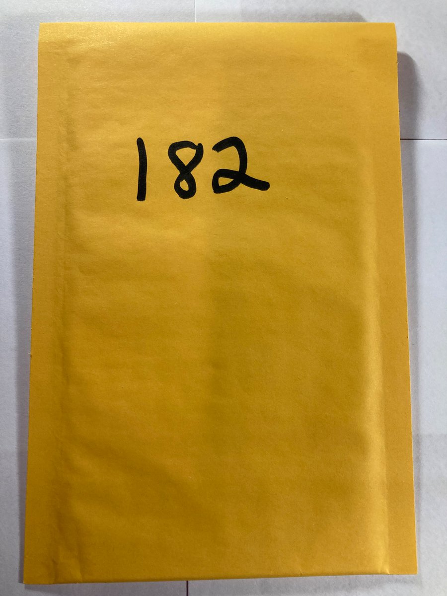 🎁Appreciation Day Giveaway🎁

Winner Announced Wednesday

Bubble Mailer includes 4 random rookie cards from the NFL, NBA or MLB

🔥Mystery Mailer #182

To enter
1. Follow
2. Retweet
3. Like