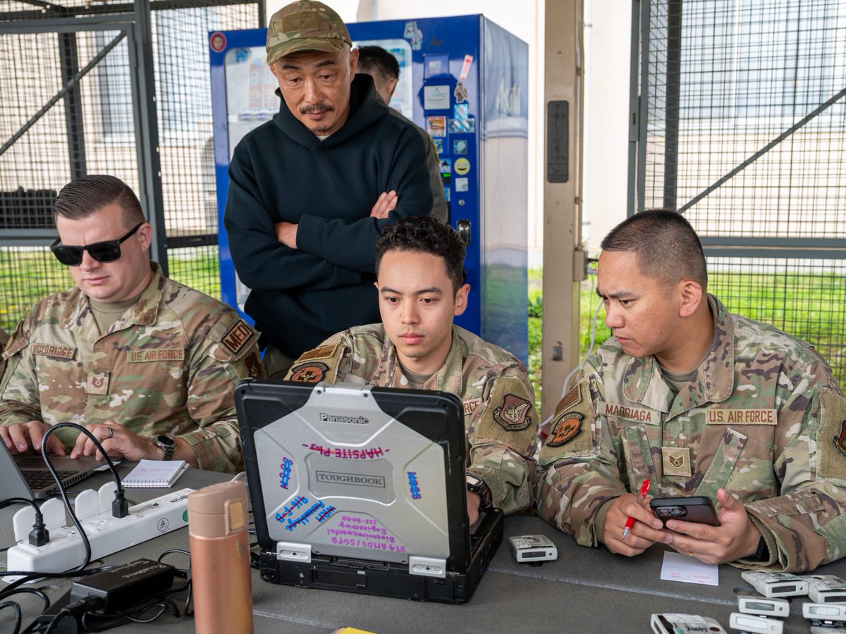 Yokota Air Base tweet media