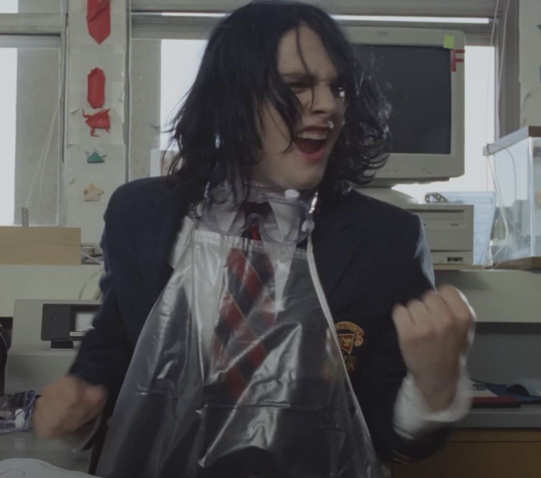 gerard way hourly (@hourlygeeway) on Twitter photo 