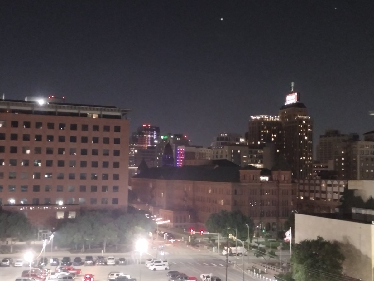 JeffGSpursZone's tweet image. San Antonio at night... #sanantonio @FiestaSA