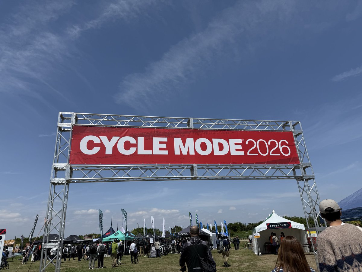 Uber88237220's tweet photo. 200万円の自転車乗りに来ましたよ🚲
#CYCLEMODE https://t.co/CsGttW7sb3
