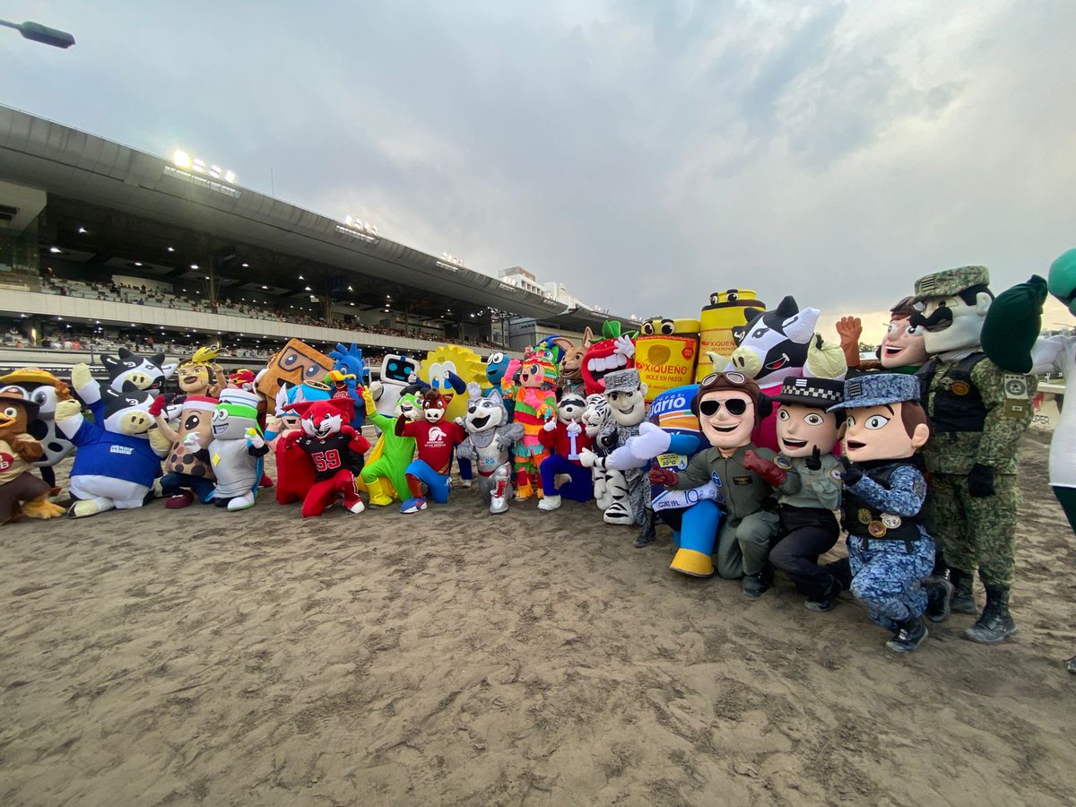 GN_MEXICO_'s tweet image. La  #GuardiaNacional felicita al #SargentoJusto, quien obtuvo el primer lugar al participar en la 7/a carrera de botargas celebrada en el Hipódromo de Las Américas en la #CDMX. Con estas acciones, la institución fomenta la sana convivencia y se fortalece la confianza entre la