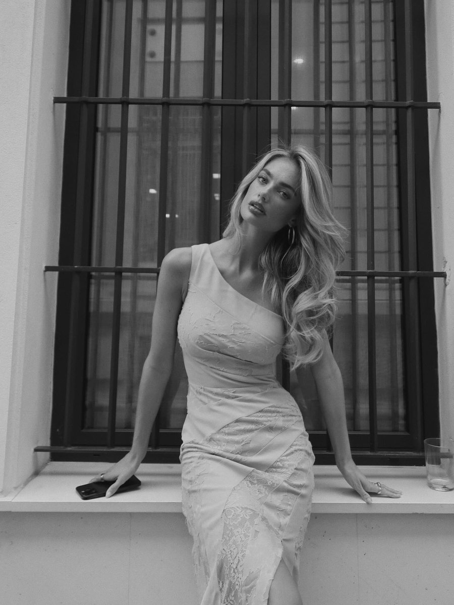 𝓡𝙾𝚂𝙴𝙻𝙻𝙰 𝓢𝙰𝚄𝚁𝙸́. tweet media