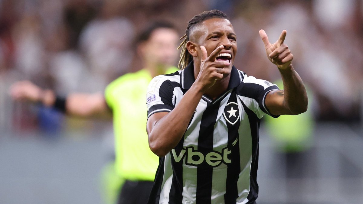 🇧🇷 Danilo no Brasileirão 2026:

⚽️ 07 Gols 
🅰️ 02 Assistências 
🅿️ 09 G/A em 10 Jogos

Apesar dos problemas do Botafogo, ele está jogando em altíssimo nível, carregando o time. Não só merece estar na Copa do Mundo, como também estar entre os titulares.
