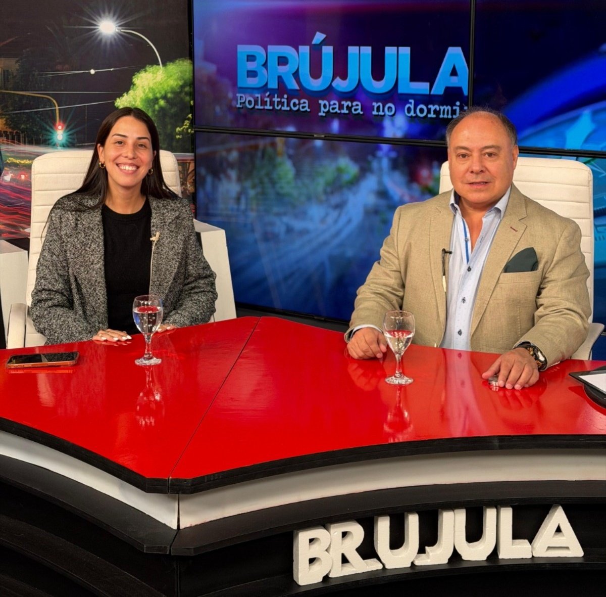 CalvoJorgecalvo's tweet image. #BRUJULA🎥📸
@Aguchialva 

Creo que lo mas importante es que nosotros como representantes de la ciudadanía seamos autocríticos, pensemos porque perdimos este lugar que nos daba la ciudadanía en ese momento, tratemos de trabajar para mejorarlo.