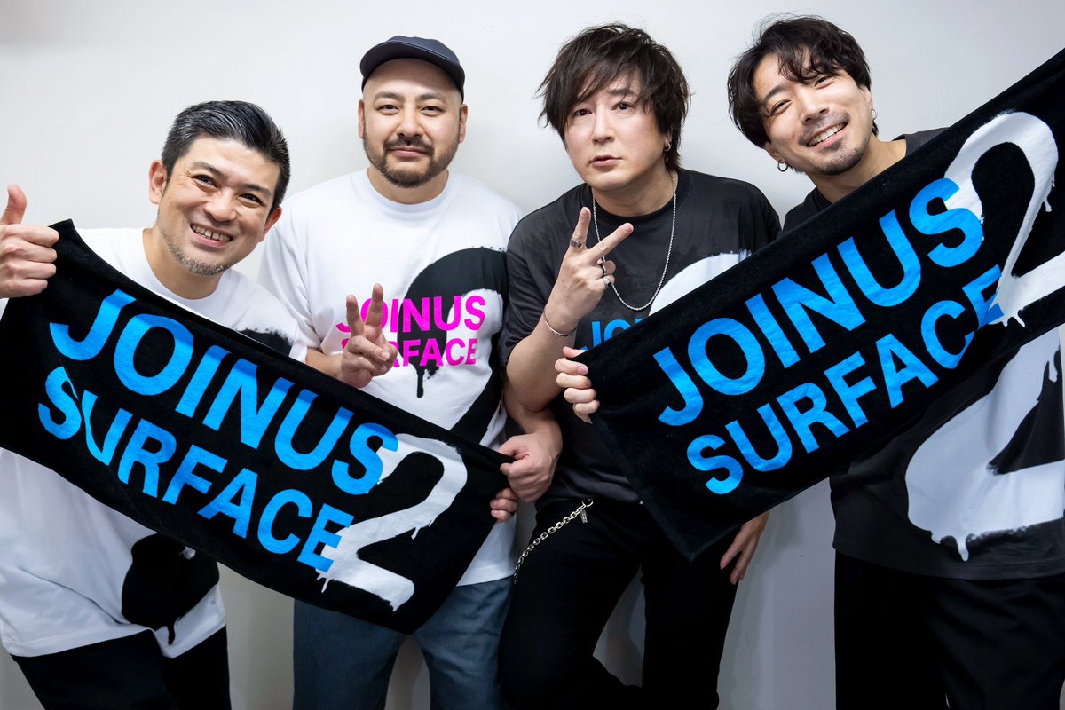 Shiinastar's tweet photo. 【SURFACE JOINUS2】
ふと目覚めた。(また寝る)
カメラマンの牛島さん@ushizima が早い方が良いだろうとライブやアー写用の画像データを送ってくれていた。
本当に感謝だし、その画像が素晴らしいのなんの。
ありがとうございます!
その中にライブ終演後楽屋で撮った4人の画像が。
良い顔! https://t.co/GP7yZFWU76