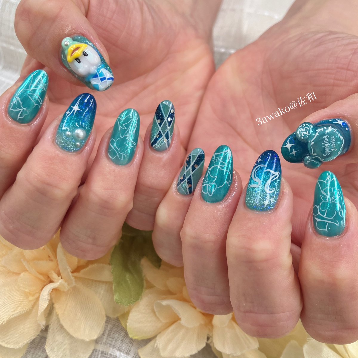 【ディズニーシー25周年風】
⁡
モチーフとシルエットでお祝いネイル💅✨️
お衣装のイメージなどなど、
⁡沢山詰め込みました🥰

そして推しは3Dに💕
ありがとうございました🙇‍♂️！

.
.
.

メニュー内容：がっつりモチーフネイル
※3Dパーツは事前にご相談ください

 #痛ネイル大阪 #大阪痛ネイル