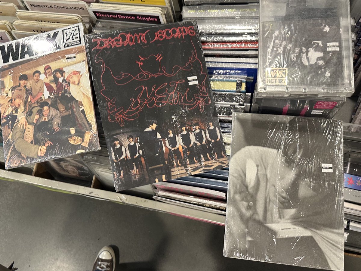 these being the only 4 nct items in that whole store……. #JUSTICE4NEOS