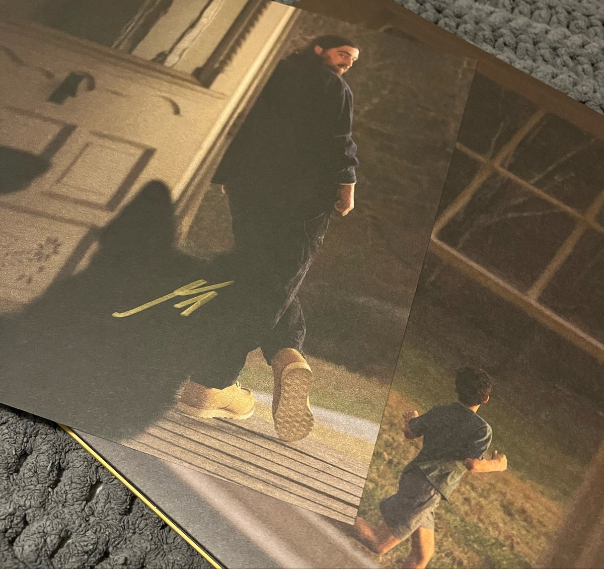 PlzCallMeScene's tweet photo. diabolically laughed opening my signed Noah Kahan vinyl. gonna start referring to him as YA. https://t.co/wbTRnPJRkO