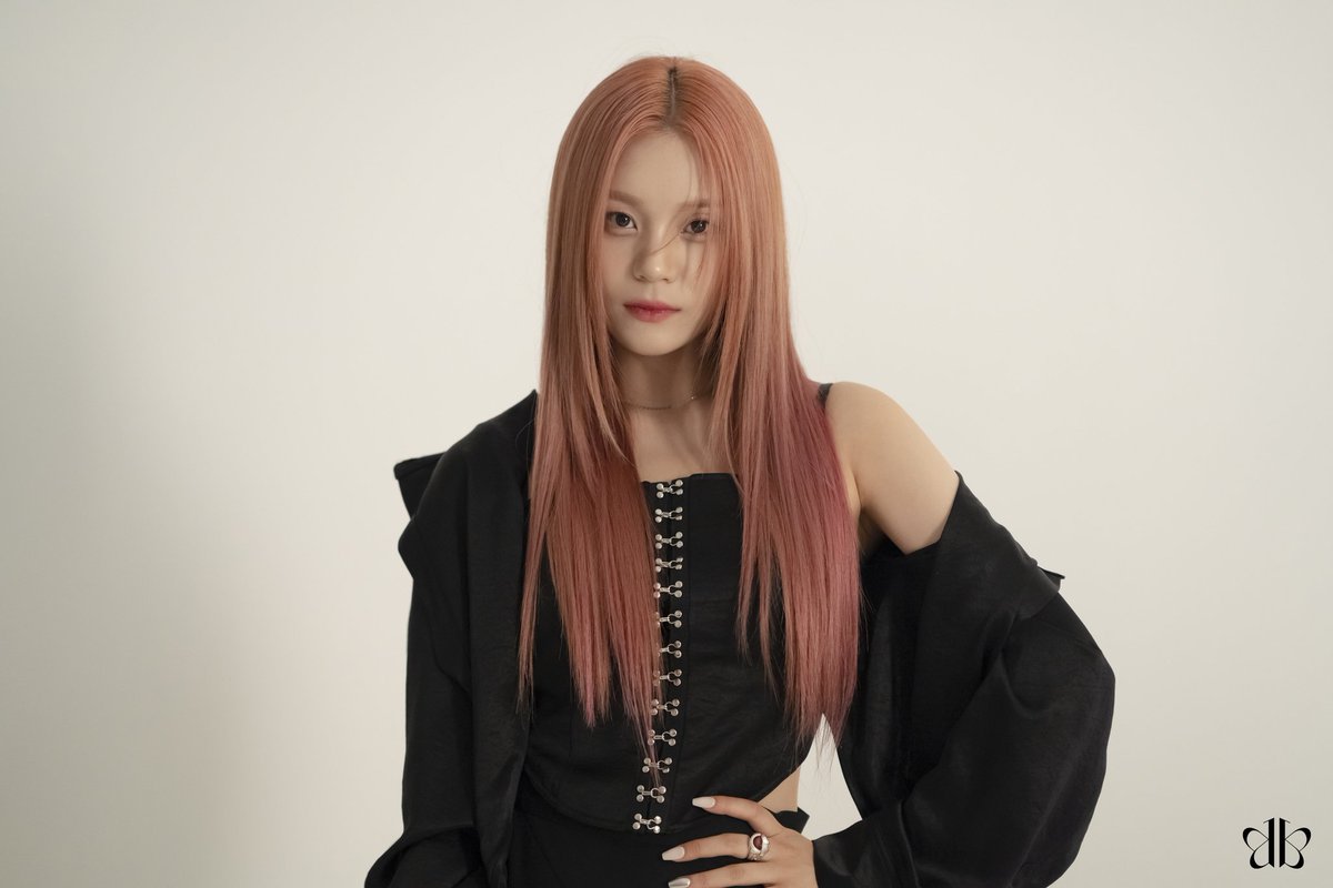 syyvvz_'s tweet image. #UMJI #엄지 #VIVIZ #비비지
@VIVIZ_official