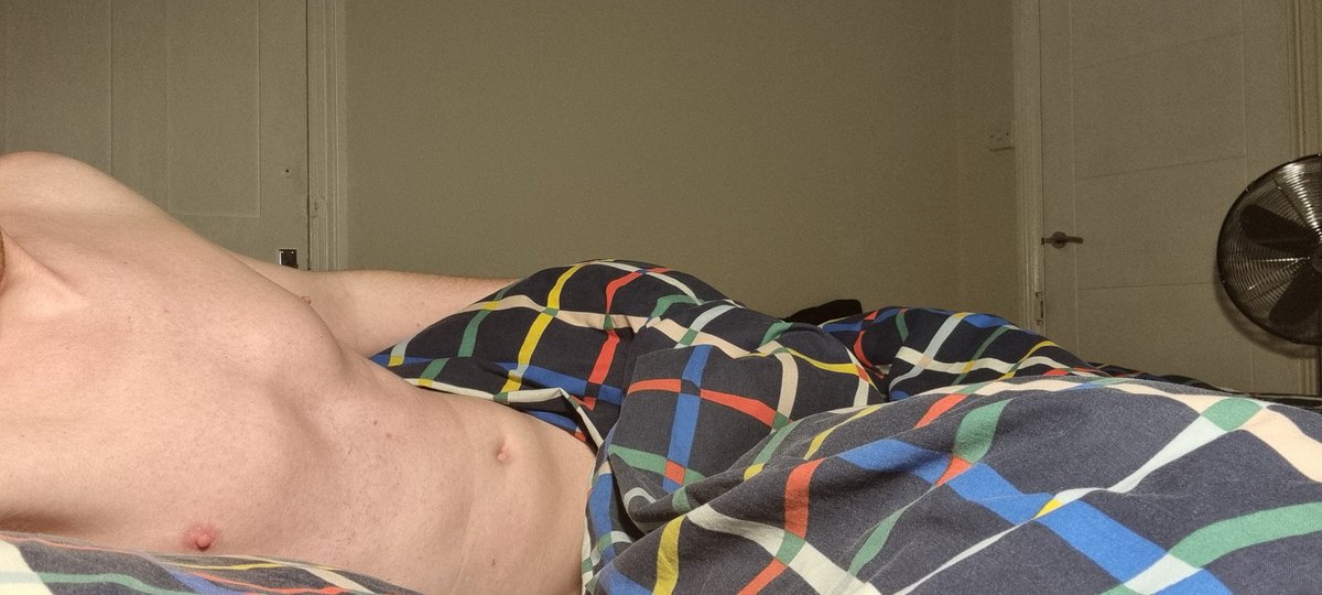 ginger_guy87's tweet photo. I love sleeping naked. Who would join me?

Repost 🔄 if you love sleeping naked... https://t.co/3wo4u3A0x0