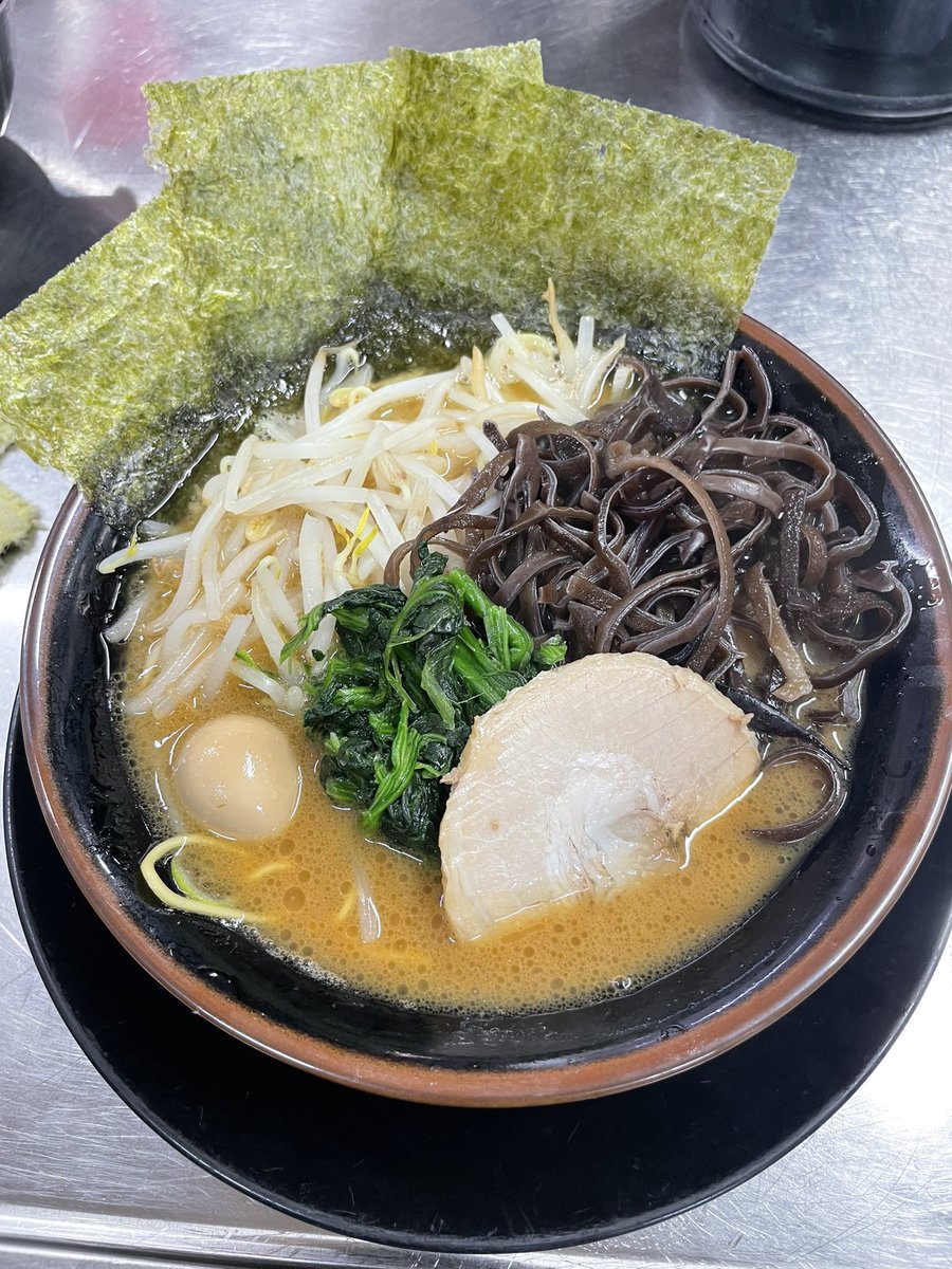 ZUSHIYA_HONNTEN's tweet photo. おはようございます☀
逗子家北久里浜本店です

逗子家北久里浜本店では
学生さん
男の子小ライス無料

女の子120円トッピング
又は小ライス
が無料です😊
スタッフに言って下さいね

本日も元気に営業中🈺

#横須賀
#逗子家北久里浜本店
#家系ラーメン
#横須賀ラーメン
#賄い https://t.co/QA5GxikS2B