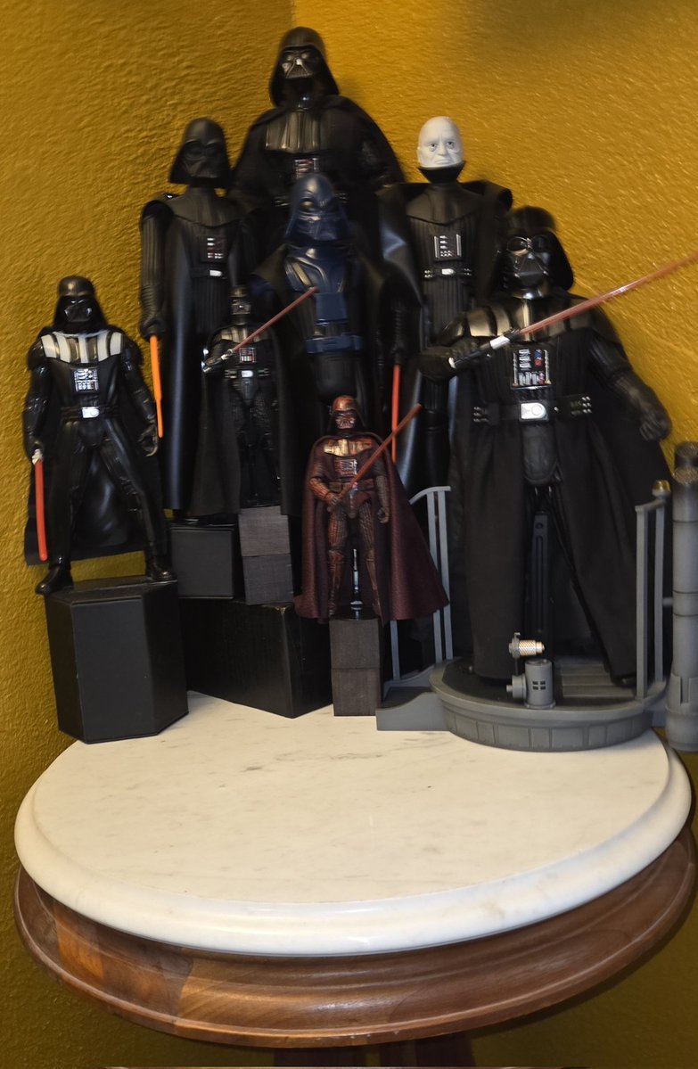 MattCam91583543's tweet image. Putting my Darth Vader figure back on display after cleaning everything. #DarthVader #starwars #empirestrikesback #conceptart #revengeofthejedi #gentlegiant #sideshow  #hottoys