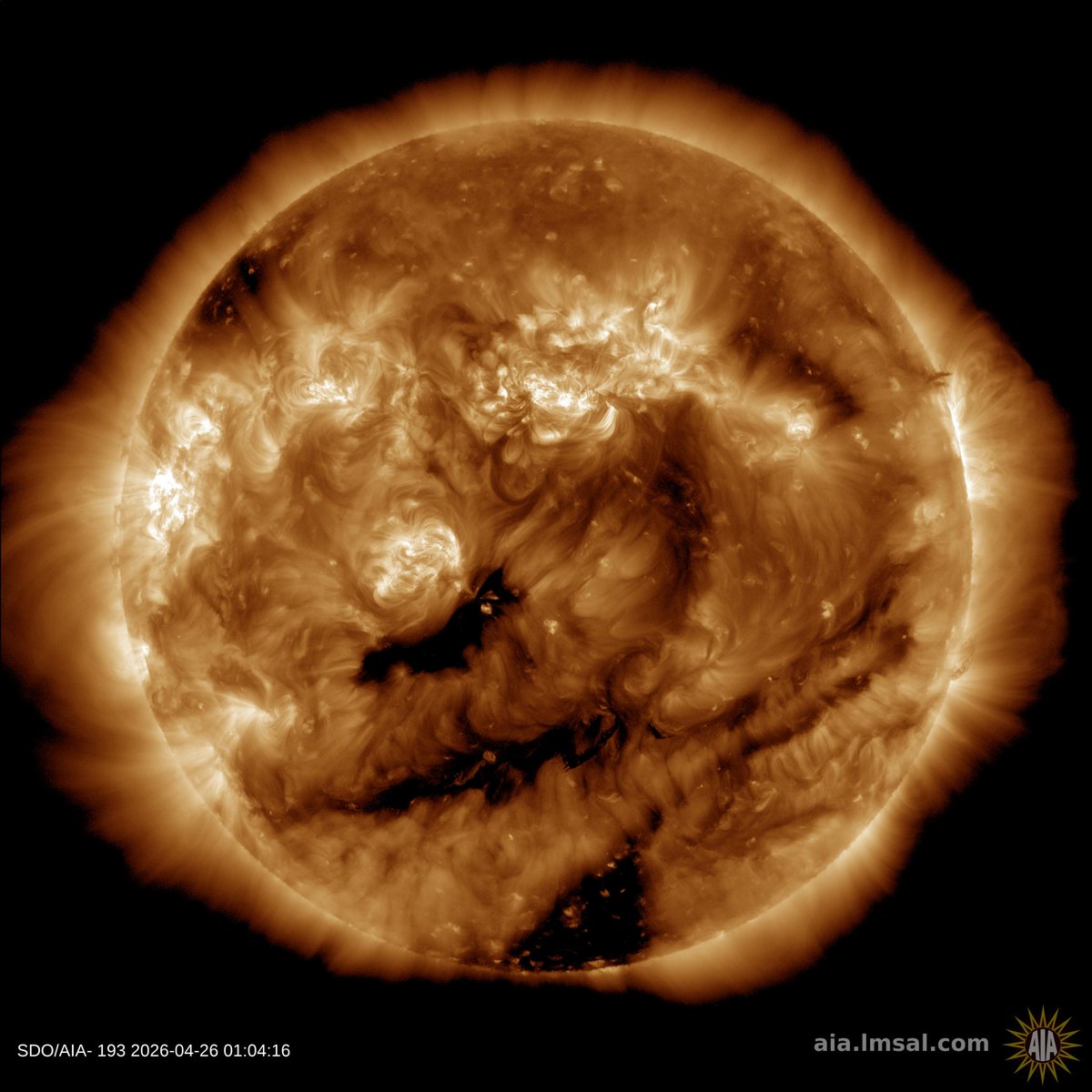 El Sol Ahora 01:04 hrs UTC...Agujeros Coronales