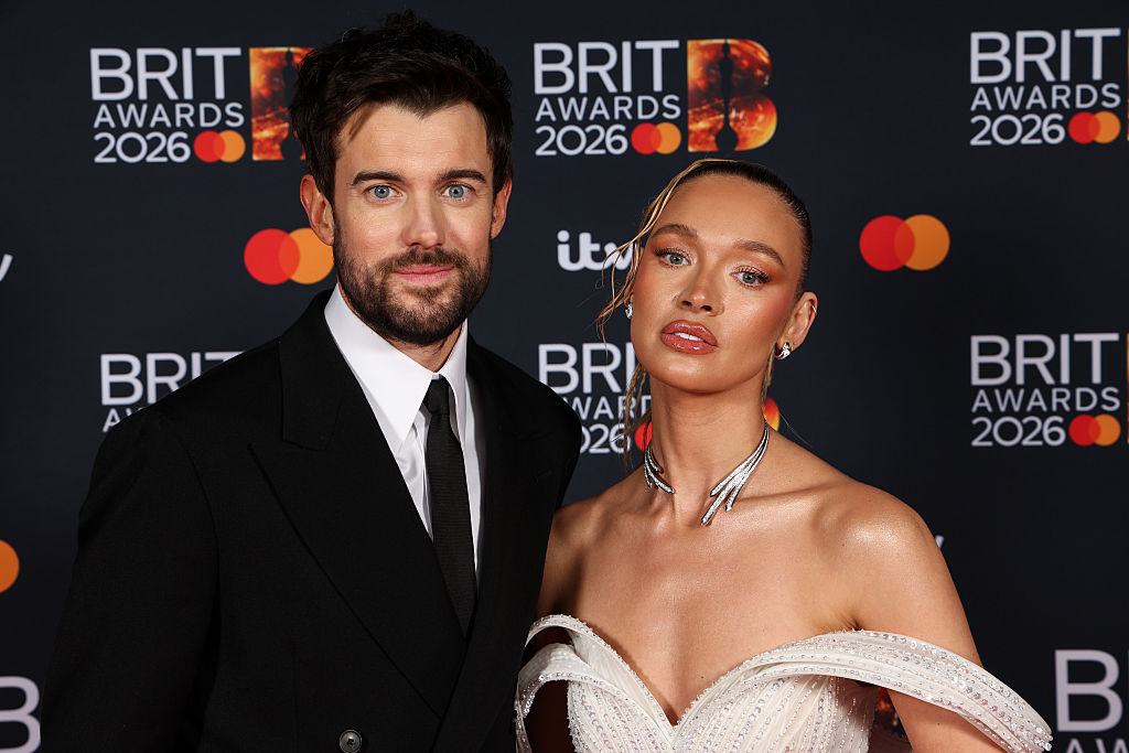 FRONTROW tweet media