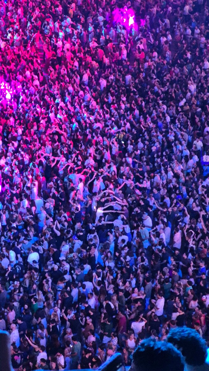 Fizeram uma quadrilha no meio da pista do Dominguinho. E deu SUPER CERTO.