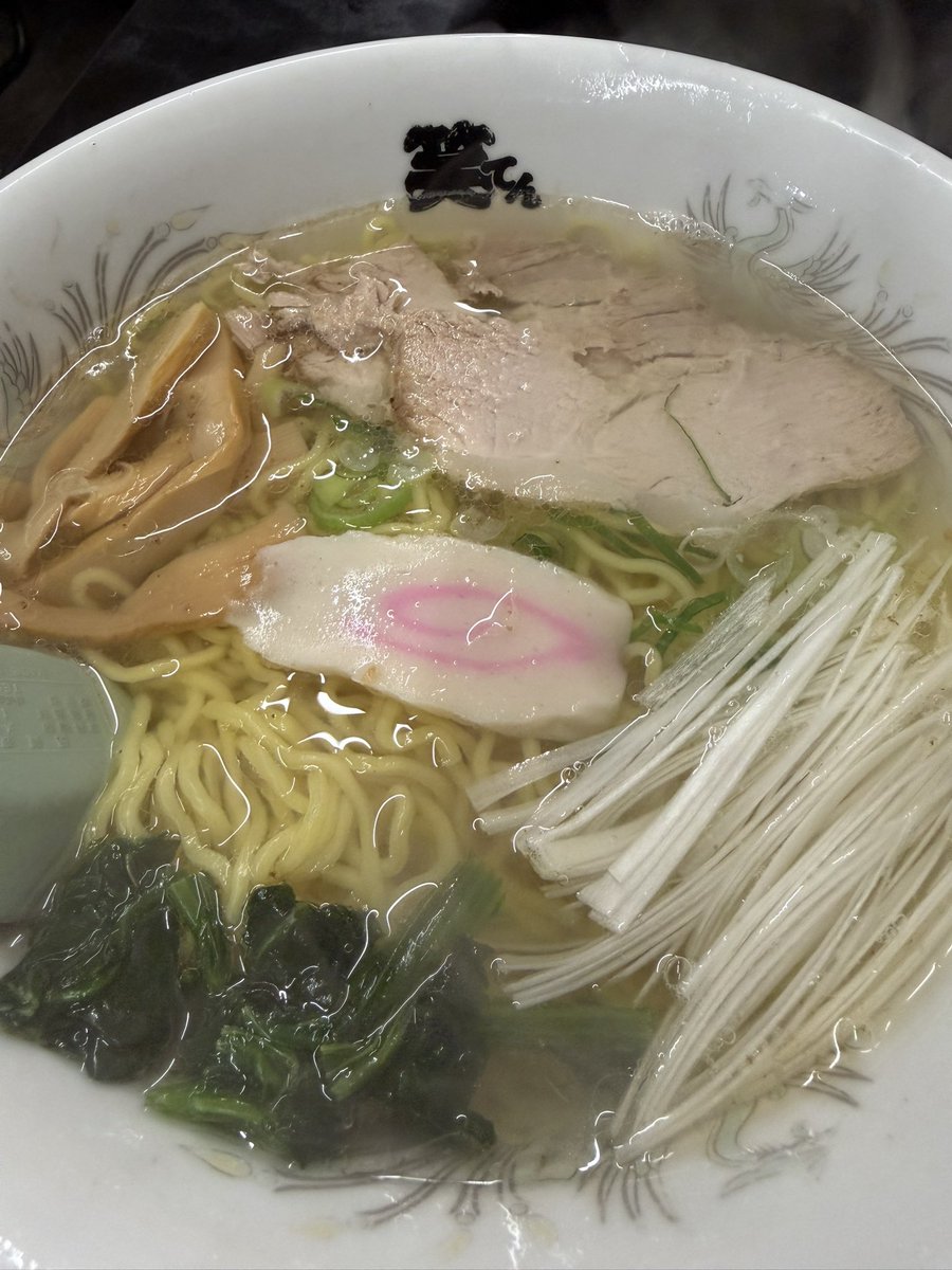 どすこい tweet media