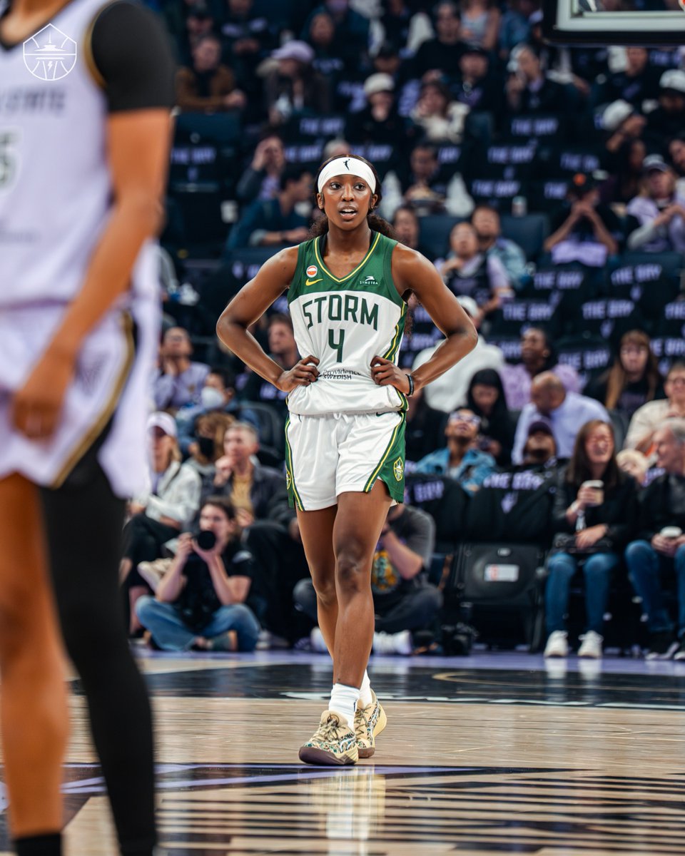 seattlestorm's tweet photo. Double digit rook! 🔥

@Flaujae put up 10 PTS and 4 REB in the first half. https://t.co/ffZ4FxACFl