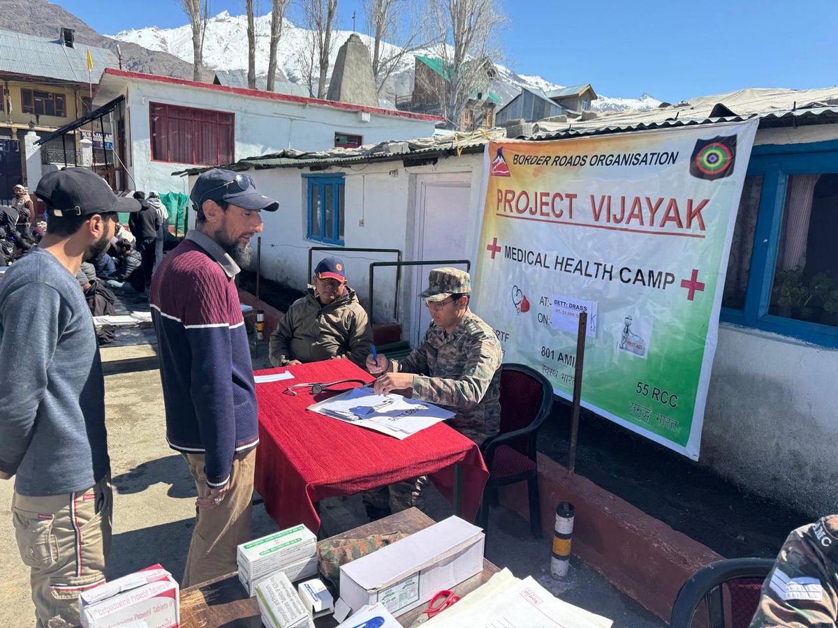 BROindia's tweet image. #BROIndia #HealthAwareness #ServiceBeforeSelf

Healing beyond roads in the harsh high-altitude terrain of Drass 🏔️
Project Vijayak@BRO conducted a Health Lecture &amp;amp; Medical Camp for BRO personnel, CPLs and locals, reinforcing care where it matters most. Participants were