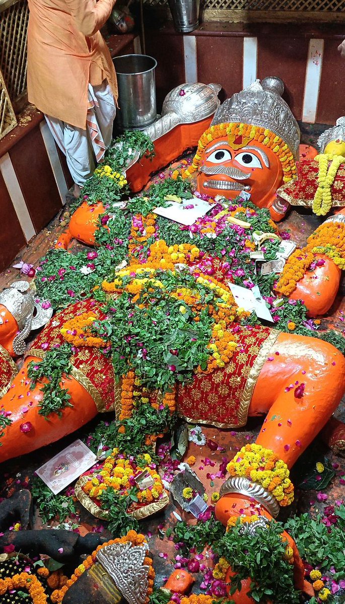 ब्रह्मुहूर्त प्रातः कालीन लेटे हुए हनुमान जी के शुभ अद्भुत दर्शन 
प्रेम से बोलो जय बजरंगबली