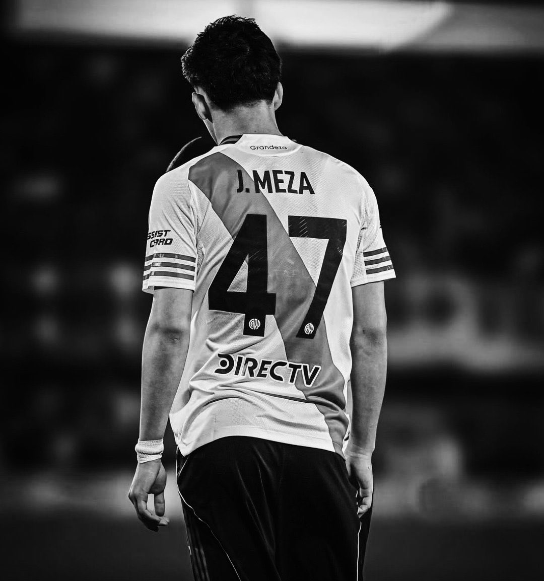 🕊️ Fuerza flia Juan Cruz Meza

No se murio ni nada, pero hizo un gol Galoppo y el DT lo va a borrar por eso