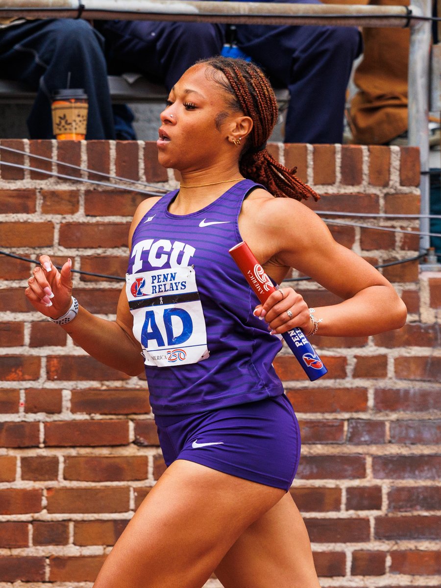 TCUTrackField's tweet image. 𝐁𝐫𝐨𝐧𝐳𝐞 for the women's 4x100m at Penn Relays 🥉

#GoFrogs | #NCAATF