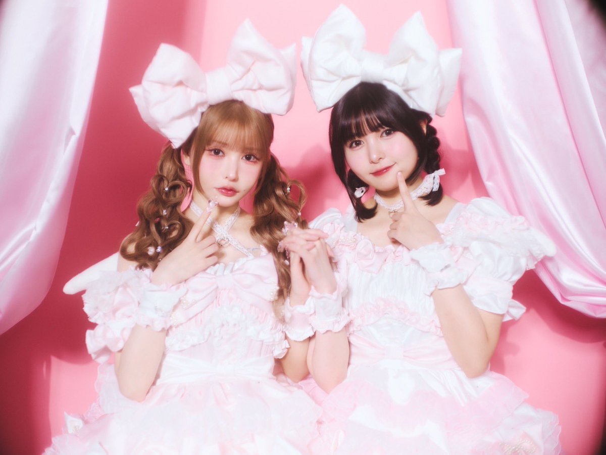 chikahan_jp's tweet photo. 【きょうのアイドル】
femme fatale(@femme_iDOL)

最強ファビュラス姉妹による完全セルフプロデュースユニット🦋
性格もルックスも真逆な2人がトレンドを牽引！

▽アイドルの詳細は #チカハン でチェック👀
https://t.co/cAWPYfO0bW

#femmefatale
#いいねRPでアイドルを応援しよう https://t.co/YkwUE6Zagk
